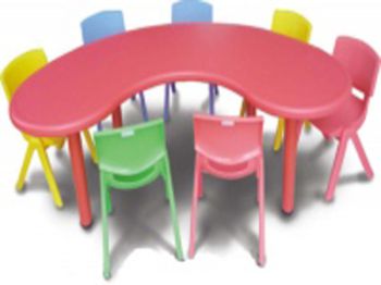 Bàn mầm non bầu dục